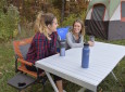 Folding table with no side supports